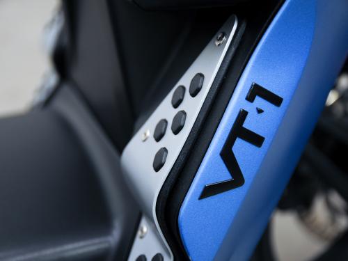 vectrix VT-1 logo detail.jpg