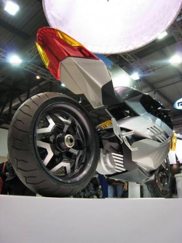 vectrix superbike under.jpg